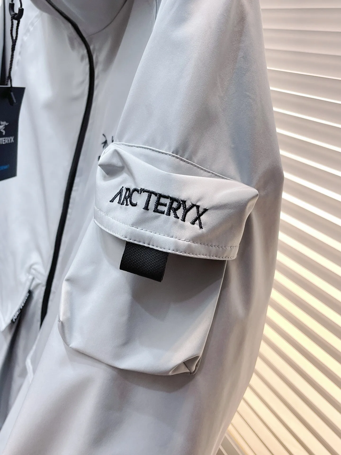 Same Style， ， 2026 New Arrival ， Original Premium Breathable ， ， ， Quality。 ， Sizes：M～3XL， 195